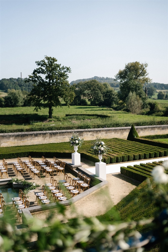 Ceremonieplek buiten voor de bruiloft van Lieselotte & Michiel – Luxe trouwlocatie in Nederland, verzorgd door weddingplanner