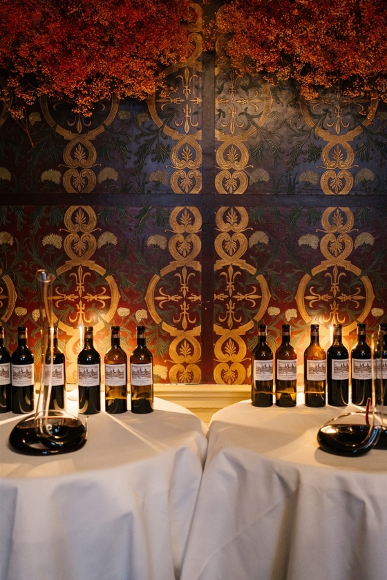 ulinaire hoogstandjes met luxe wijn tijdens de bruiloft van Lieselotte & Michiel in Maastricht – verzorgd door weddingplanner Nederland